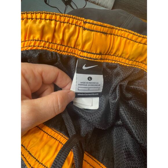 Nike Men's Swim Shorts Size L Mesh Lined Gray with Orange - Picture 4 of 8